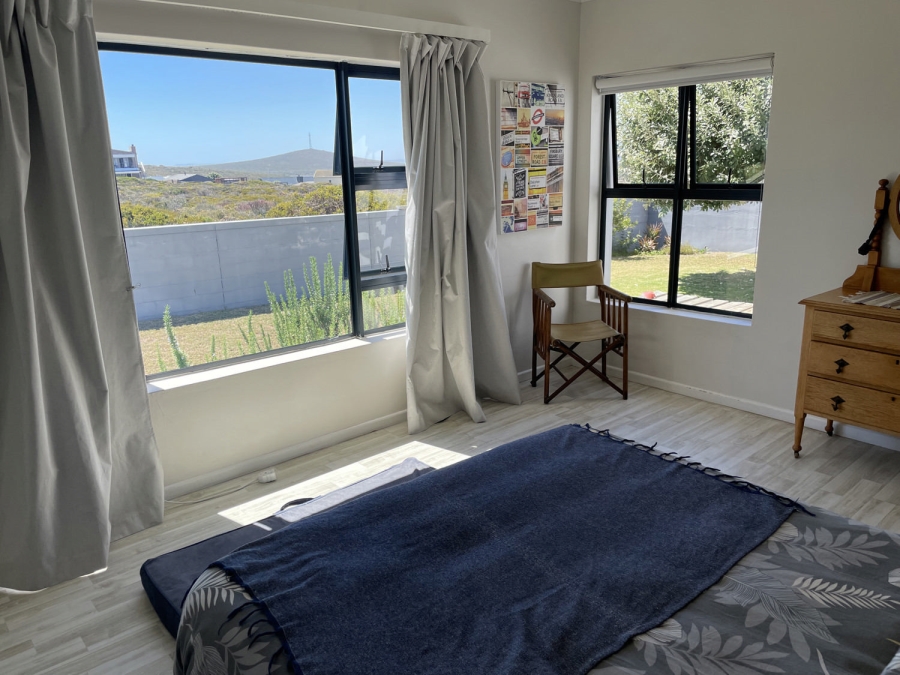 4 Bedroom Property for Sale in Pearl Bay Western Cape
